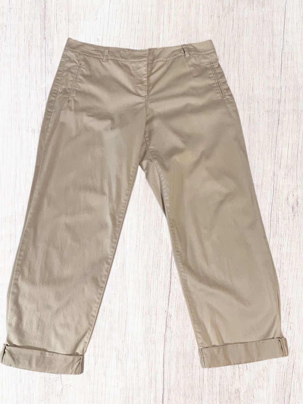 White House Black Market Tan Khaki Crop Pants. Size 8 - Picture 2 of 11